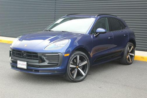 2025 Porsche Macan Base