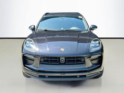 Black 2023 Porsche Macan Macan