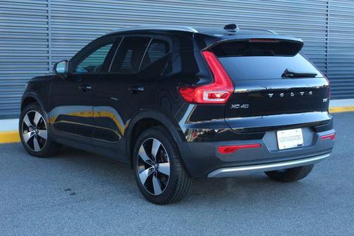 2020 Volvo XC40 T5 Momentum