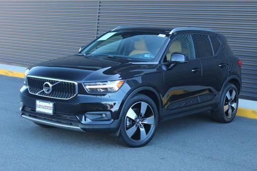 2020 Volvo XC40 T5 Momentum