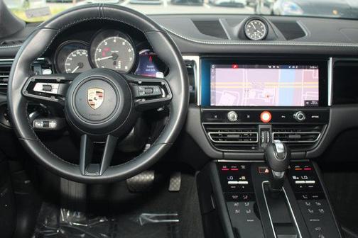 2024 Porsche Macan AWD