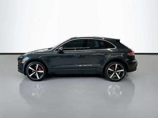 Volcano Grey Metallic 2022 Porsche Macan Macan