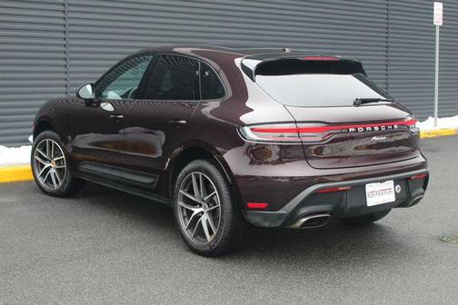 2025 Porsche Macan Base
