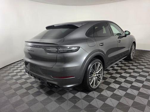 2023 Porsche Cayenne Turbo