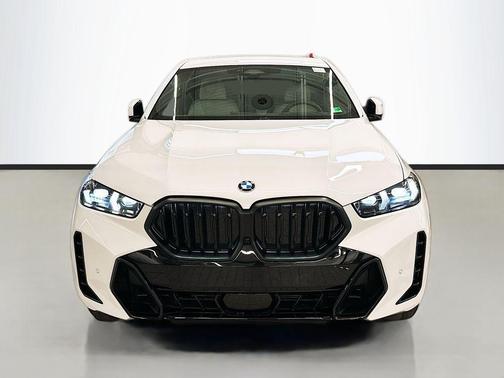 Mineral White Metallic 2026 BMW X6 xDrive40i