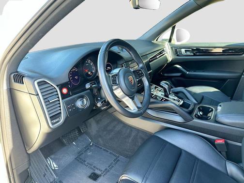 White 2022 Porsche Cayenne Cayenne