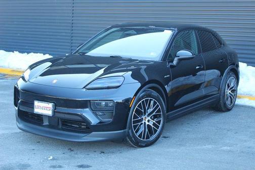 2026 Porsche Macan 4