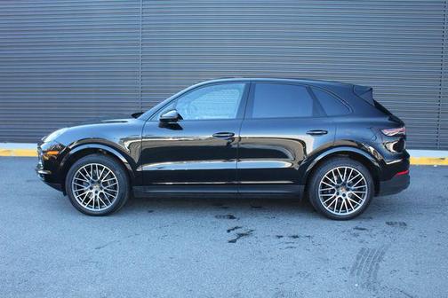 2023 Porsche Cayenne Platinum Edition