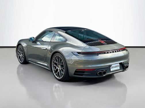 Aventurine Green Metallic 2024 Porsche 911 Carrera