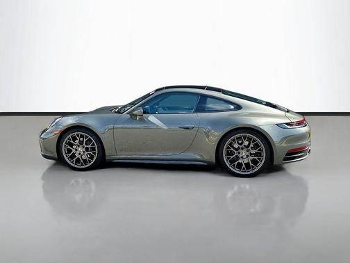 Aventurine Green Metallic 2024 Porsche 911 Carrera