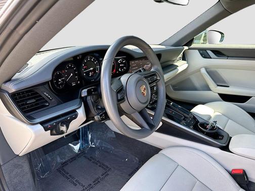 Aventurine Green Metallic 2024 Porsche 911 Carrera