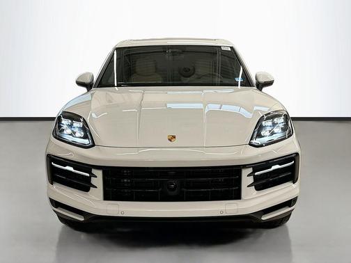 Carrara White 2026 Porsche Cayenne Cayenne