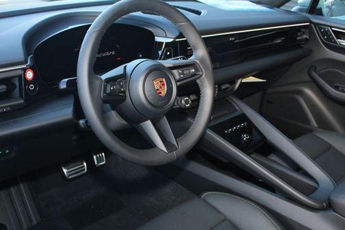 2025 Porsche Macan 4S