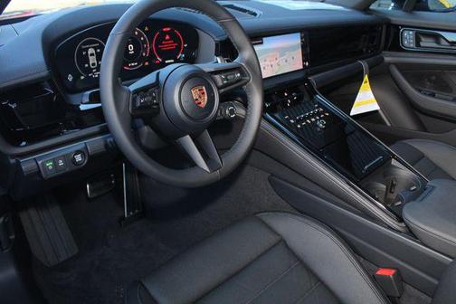 2026 Porsche Panamera 4