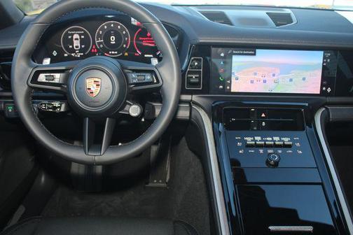 2026 Porsche Panamera 4