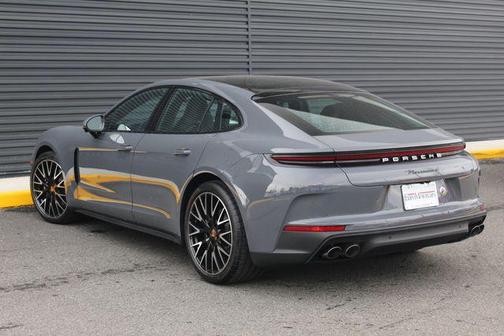 2026 Porsche Panamera 4