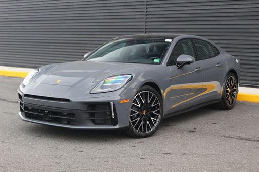 2026 Porsche Panamera 4