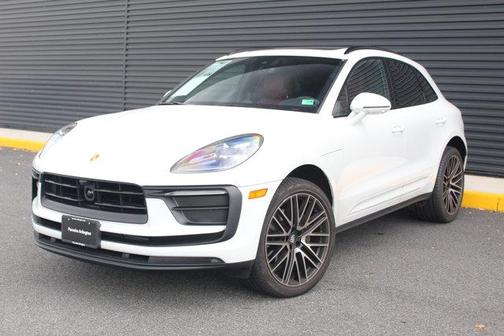 2025 Porsche Macan AWD