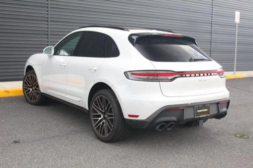 2025 Porsche Macan AWD