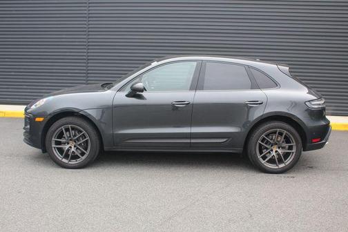 2022 Porsche Macan AWD