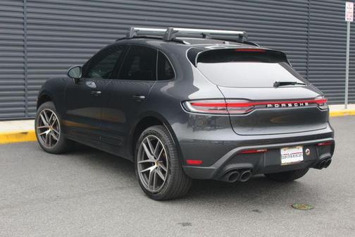2022 Porsche Macan AWD