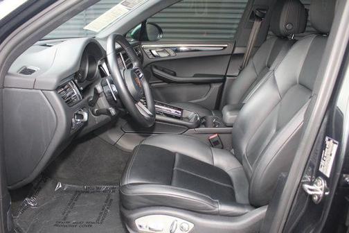 2022 Porsche Macan AWD