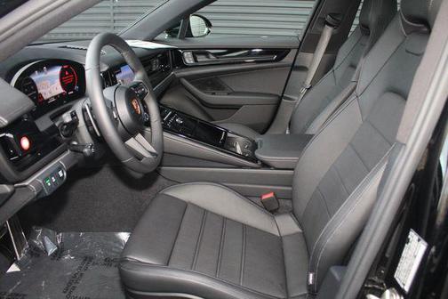 2025 Porsche Panamera 4