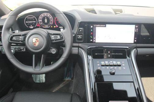 2025 Porsche Panamera 4