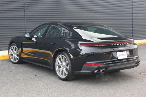 2025 Porsche Panamera 4