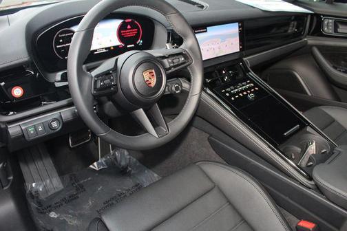 2025 Porsche Panamera 4