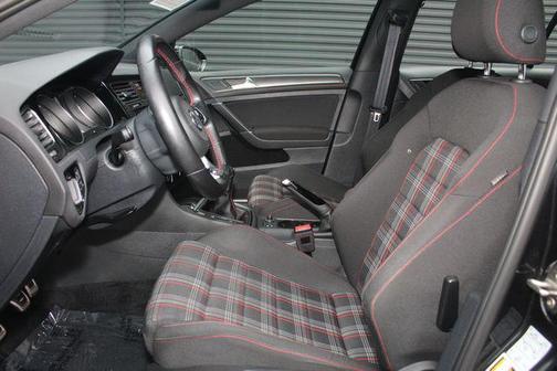 2018 Volkswagen Golf GTI 2.0T S 4-Door