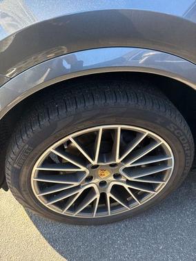 Quartzite Grey Metallic 2020 Porsche Cayenne Cayenne