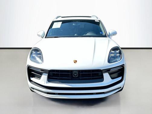 White 2023 Porsche Macan Macan