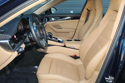 2019 Porsche Panamera 4