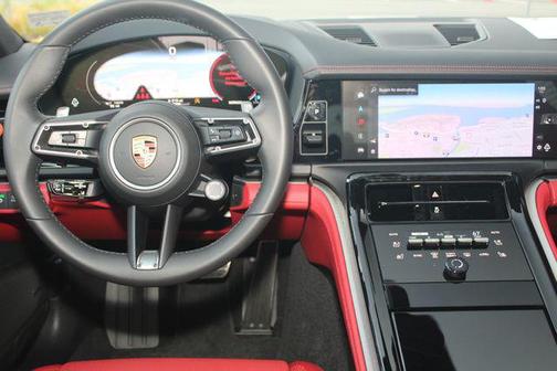 2025 Porsche Panamera 4