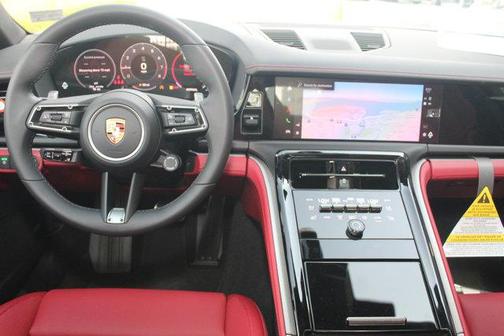 2025 Porsche Panamera 4