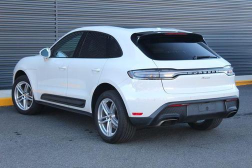 2022 Porsche Macan Base