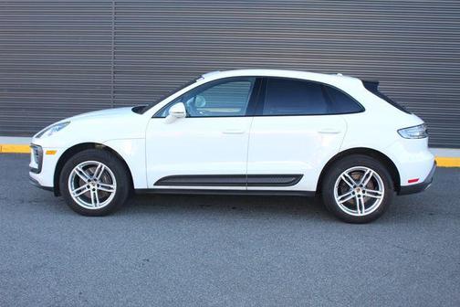 2022 Porsche Macan Base
