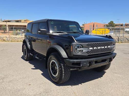 Shadow Black 2023 Ford Bronco Badlands