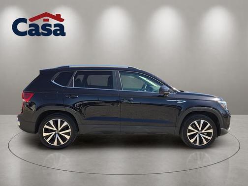 Deep Black Pearl 2022 Volkswagen Taos 1.5T SE