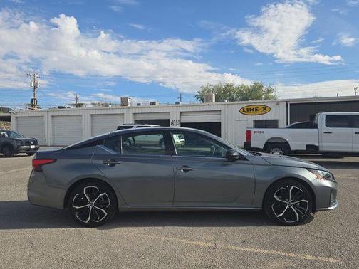 2023 Nissan Altima SR FWD