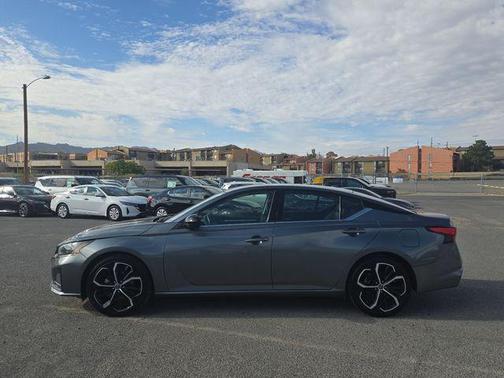 2023 Nissan Altima SR FWD