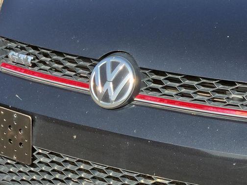 2015 Volkswagen Golf GTI 2.0T S 4-Door