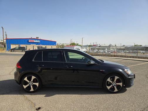 2015 Volkswagen Golf GTI 2.0T S 4-Door