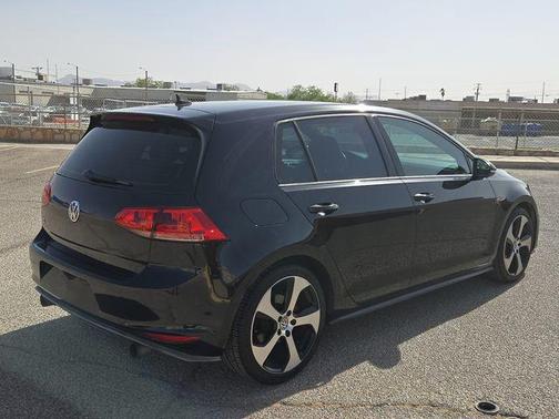 2015 Volkswagen Golf GTI 2.0T S 4-Door