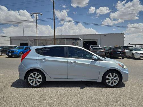 2013 Hyundai Accent SE