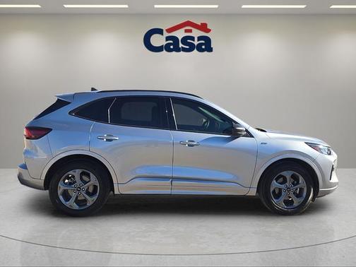 Iconic Silver Metallic 2023 Ford Escape ST-Line