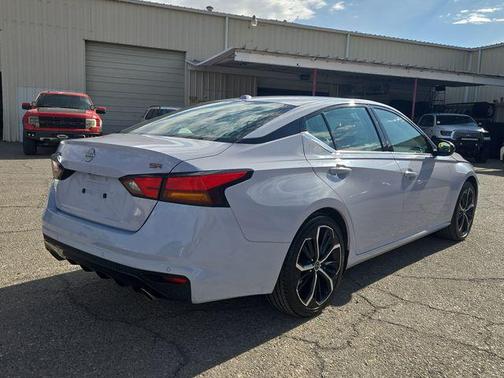 2024 Nissan Altima SR FWD