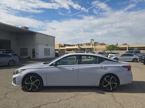 2024 Nissan Altima SR FWD