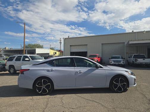 2024 Nissan Altima SR FWD